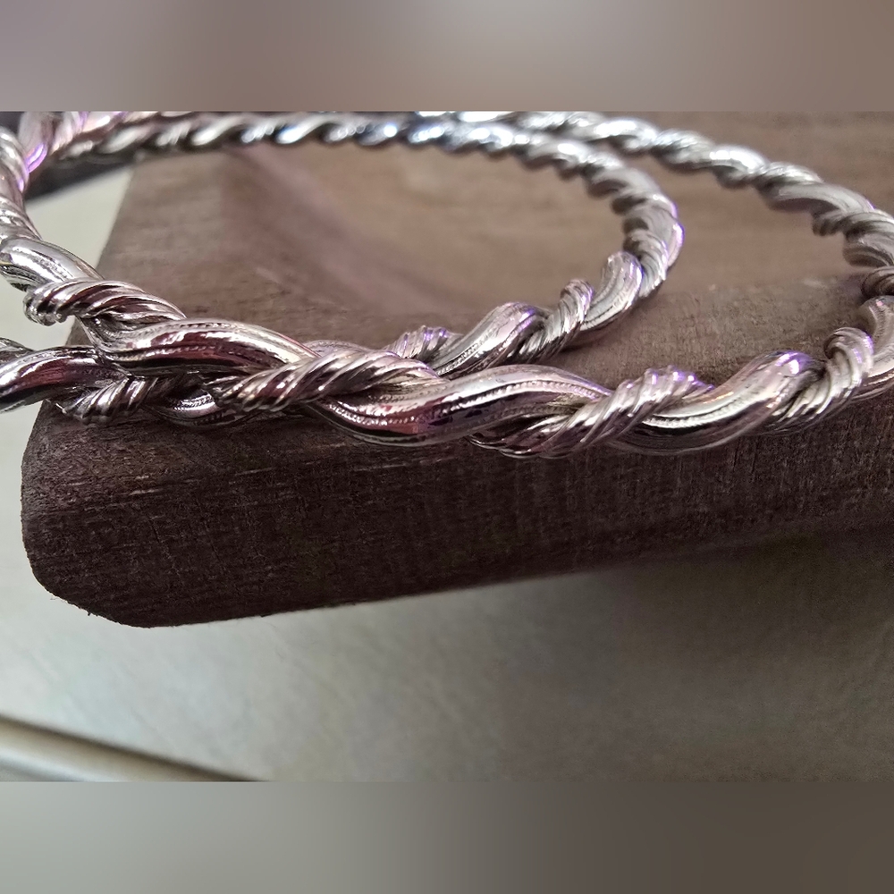Vintage Avon 1987 Silver Tone Rope Twist Bangle Set (2) | Stackable - Picture 2 of 3